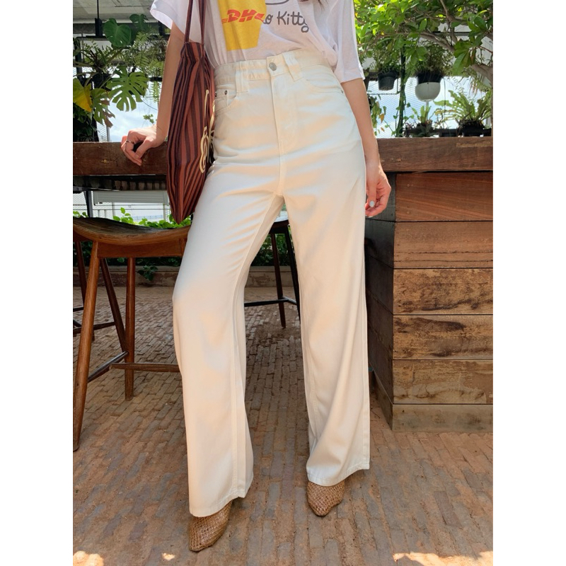 Charlotte irony | Basic white Jean