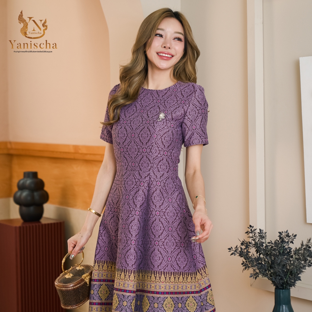 เดรสผ้าฝ้ายทอลายไหมอุตรดิตถ์ สีม่วงลายไทย ใส่ทำบุญ ไปวัด ดูดีมีระดับ มุมมองที่ 3