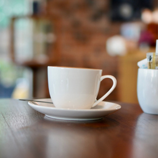 ถ้วยกาแฟเซรามิค ถ้วยกาแฟ+จานรอง เนื้อนิวโบนไชน่า เซ็ตของขวัญในกล่องแพคคู่
