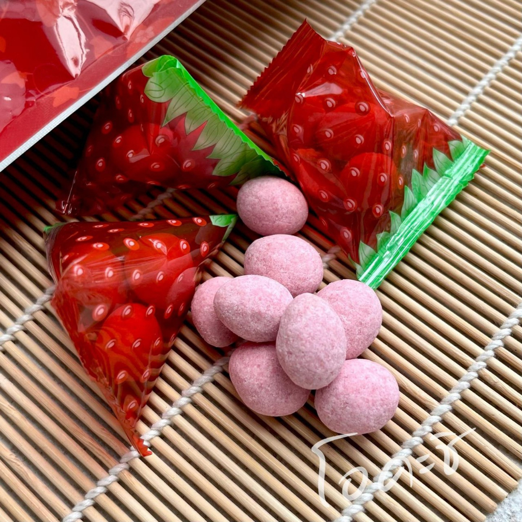 amaou-strawberry-almond-ถั่วอัลมอนด์เคลือบสตอเบอรี่