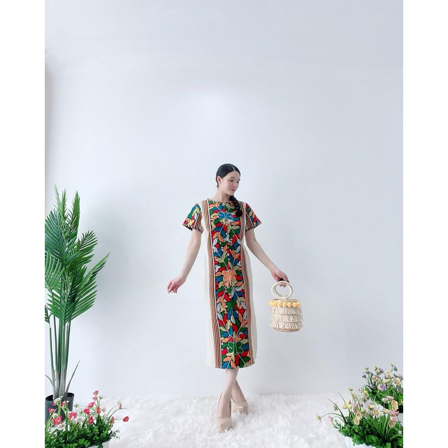 เดรสผ้าใยกัญชง แต่งผ้างานปักตีนเจ สวยเก๋มากๆ อัดซับกาวทั้งชุด มีกระเป๋า ...