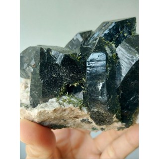 ผลึกควอตซ์​ดำ Black Quartz Cluster with Feldspar and Epidote From Mongolia