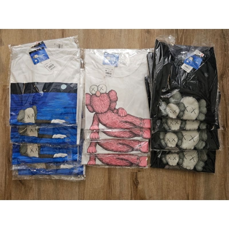 ของแท้-เสื้อยืด-uniqlo-x-kaws-utของใหม่-ลายใหม่-พร้อมส่ง