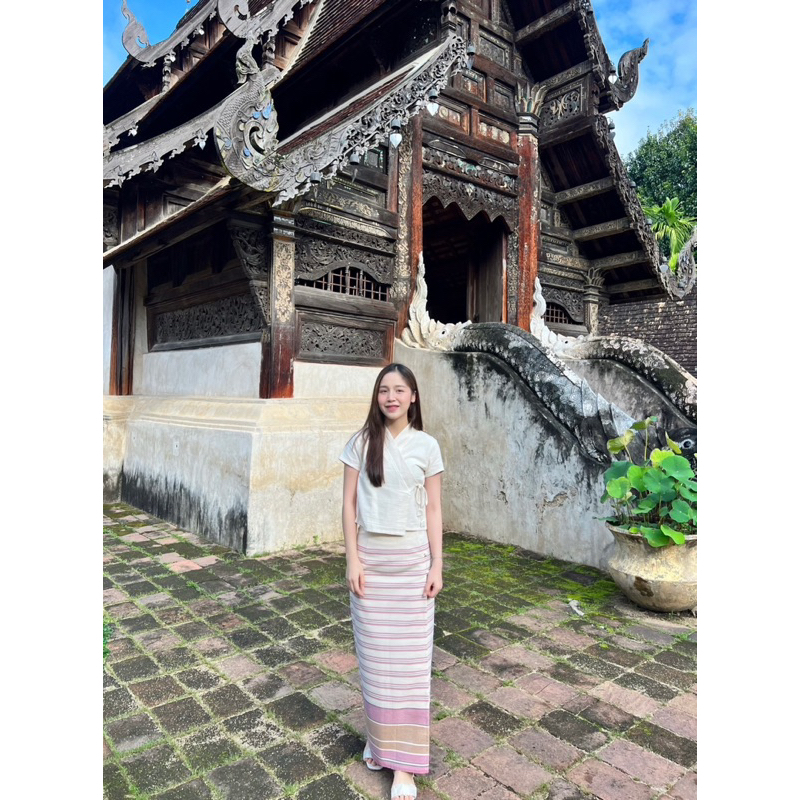 ชุดพื้นเมืองล้านนา เสื้อเจ้านางผ้าฝ้าย+ผ้าถุงทอ สีขาวดิบ 5ไซซ์ XS-XL มุมมองที่ 3