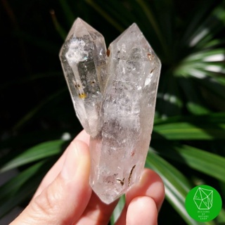 ผลึกควอตซ์​ธรรมชาติปลายแหลมทั้งสองด้าน(Two Double Terminated Quartz)​