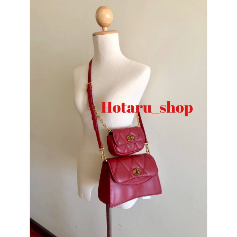 Charles & Keith Padded Double Pocket Shoulder Bag กระเป๋าสะพายข้างใบเก๋