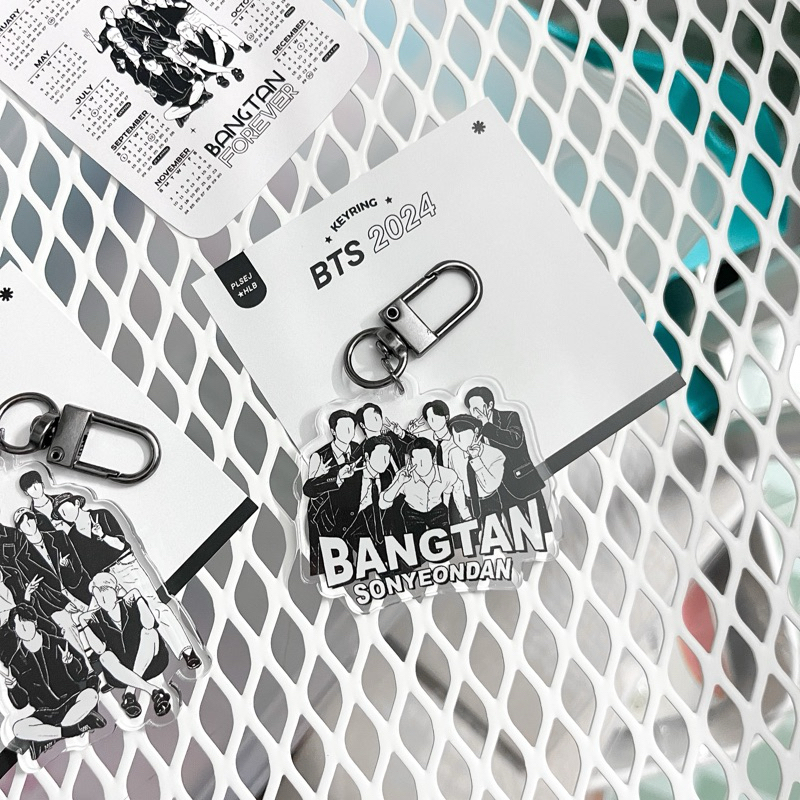BTS KEYRING พวงกุญแจอะคริลิค บีทีเอส บังทัน มี 2 แบบ | Shopee Thailand