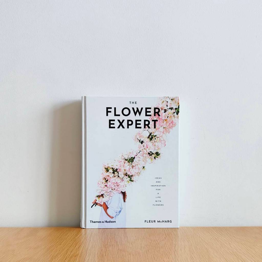 (ส่งฟรี) The Flower Expert: Ideas and Inspiration for a Life with ...