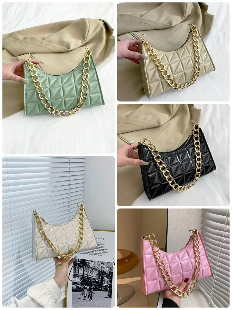 พร้อมส่ง กระเป๋าสะพายบาแกตหนังเงาสวยหรูน้ำหนักเบามาพร้อมโซ่สีทอง ...