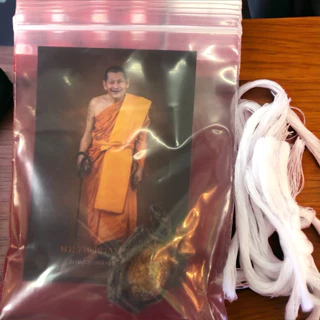 ของแท้ บูชาจาก ธรรมอุทยาน จ.กาฬสินธุ์ หลวงปู่มหาศิลา เบี้ยแก้จน (หลวงปู่ตั้งชื่อให้) พร้อมรูปและสายปี่เซี้ยะ photo