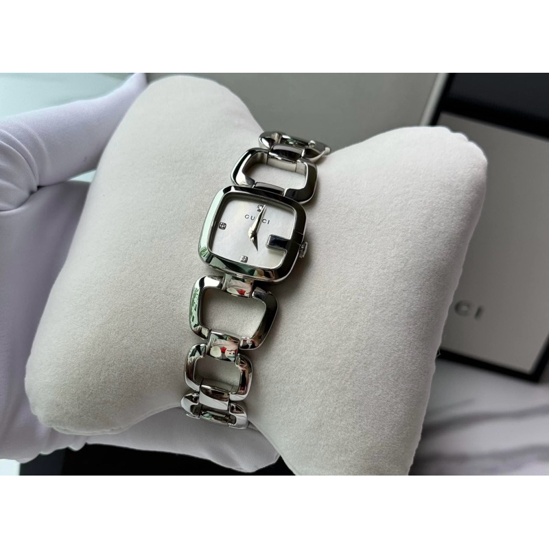 Gucci G 125.5 White Mother of Pearl w/ 3 Diamonds 23mm YA125502