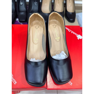 ภาพหน้าปกสินค้าแบบใหม่ 💖 รองเท้าคัชชูหญิงความสูง 2 นิ้ว สีดำโปรดอ่านก่อนซื้อ  ต้องเผื่อเท้านะคะ ที่เกี่ยวข้อง