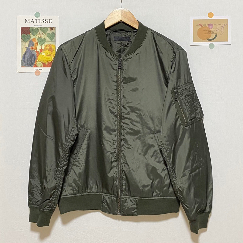 Uniqlo bomber jacket Shopee Thailand
