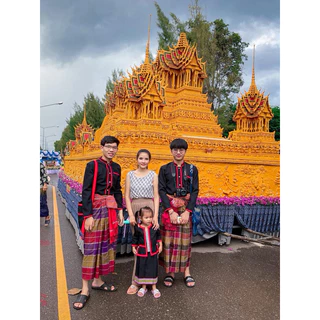 เสื้อภูไทชายดำแดงแขนยาวสกลนคร photo