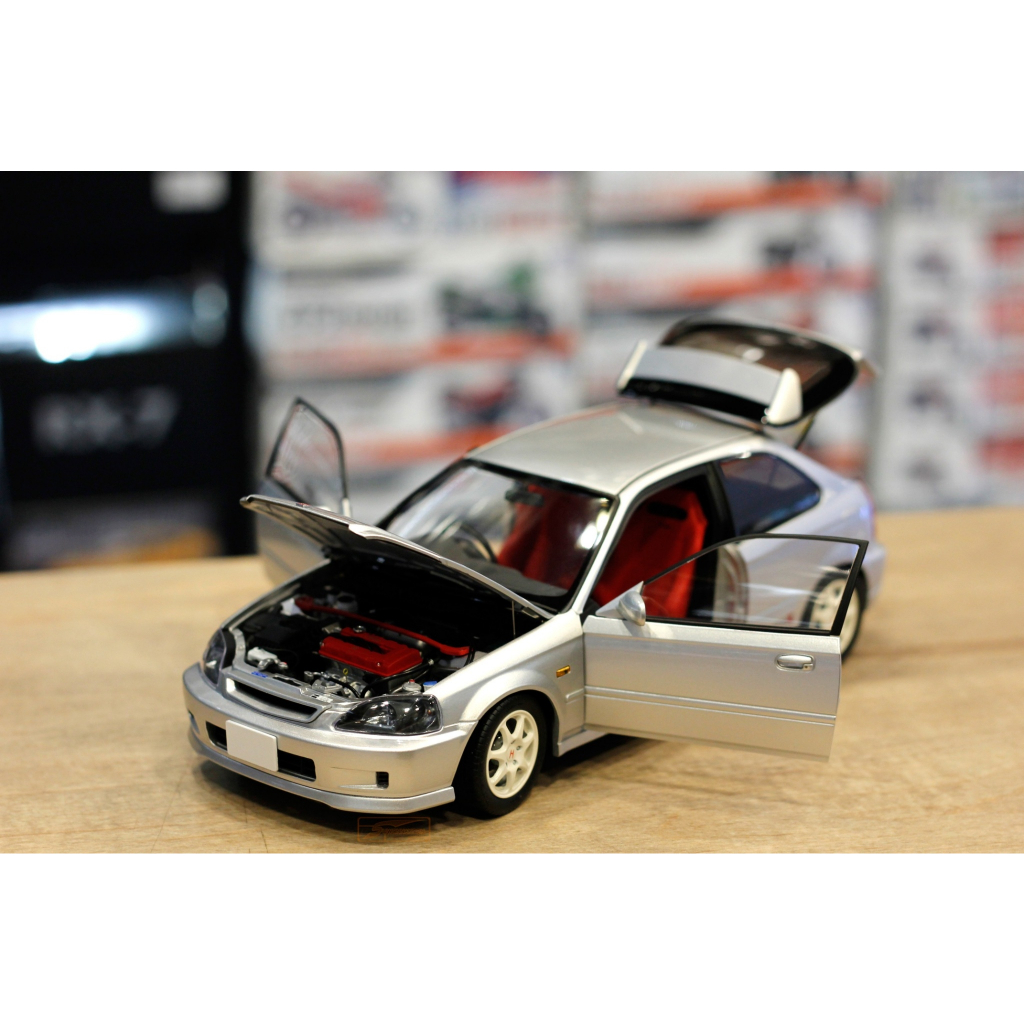 MOTOHELIX 1/18 Honda Civic Type R (EK9) Championship Silver | Shopee ...