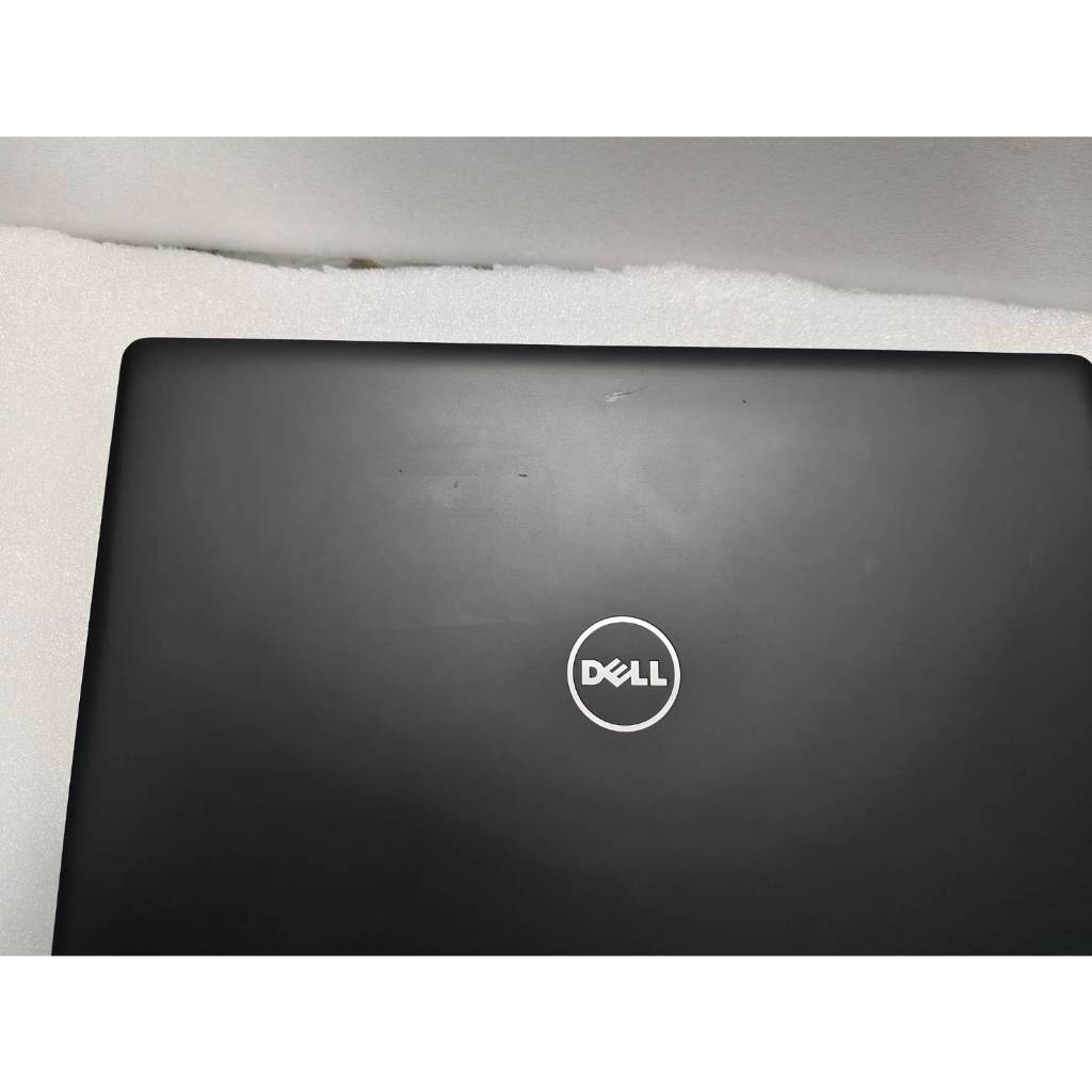 Dell Precision 3520 Xeon E3 - 1505M V6 RAM 16-32 GB SSD Dell Precision 3520 Xeon E3 - 1505M V6 RAM 16-32 GB SSD