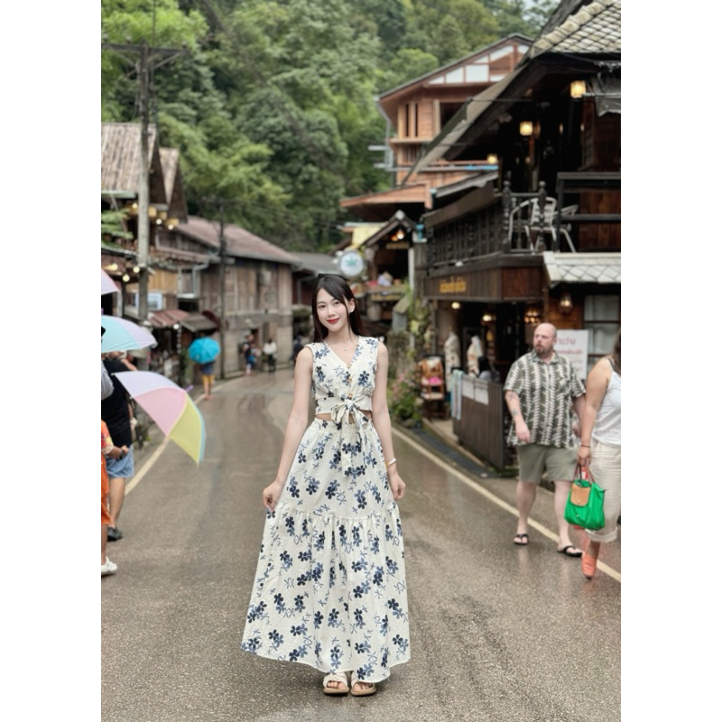 ชุดเซต เสื้อแขนกุดคอวีผูกหน้า กระโปรงยาว รุ่นSakura