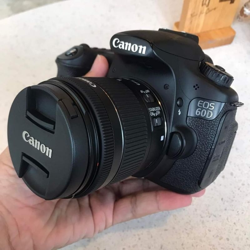 Appareil Photo Canon EOS 60D + Objectif EF-S 18-55mm IS – Boîtier Noir (occasion)