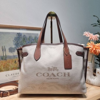 C.OAC.H HANNA CARRYALL WITH COACH