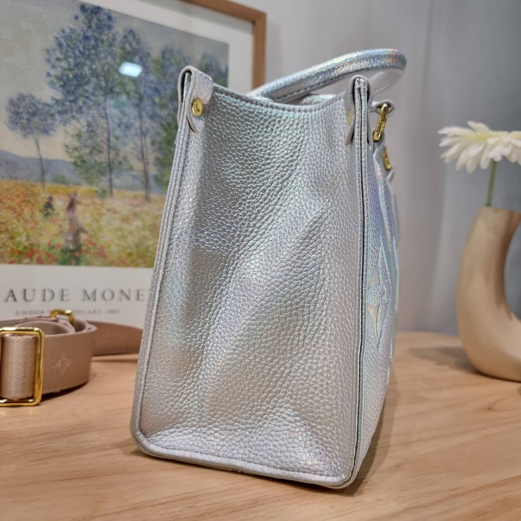 model-lou-crossbody-tote-bag-with-gwp-ภาพไม่เบลอโลโก้ทักแชทนะคะ