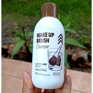 น้ำยาล้างพัฟ&amp;น้ำยาล้างแปรง  Daiso Make up Brush Cleaner 150 ml