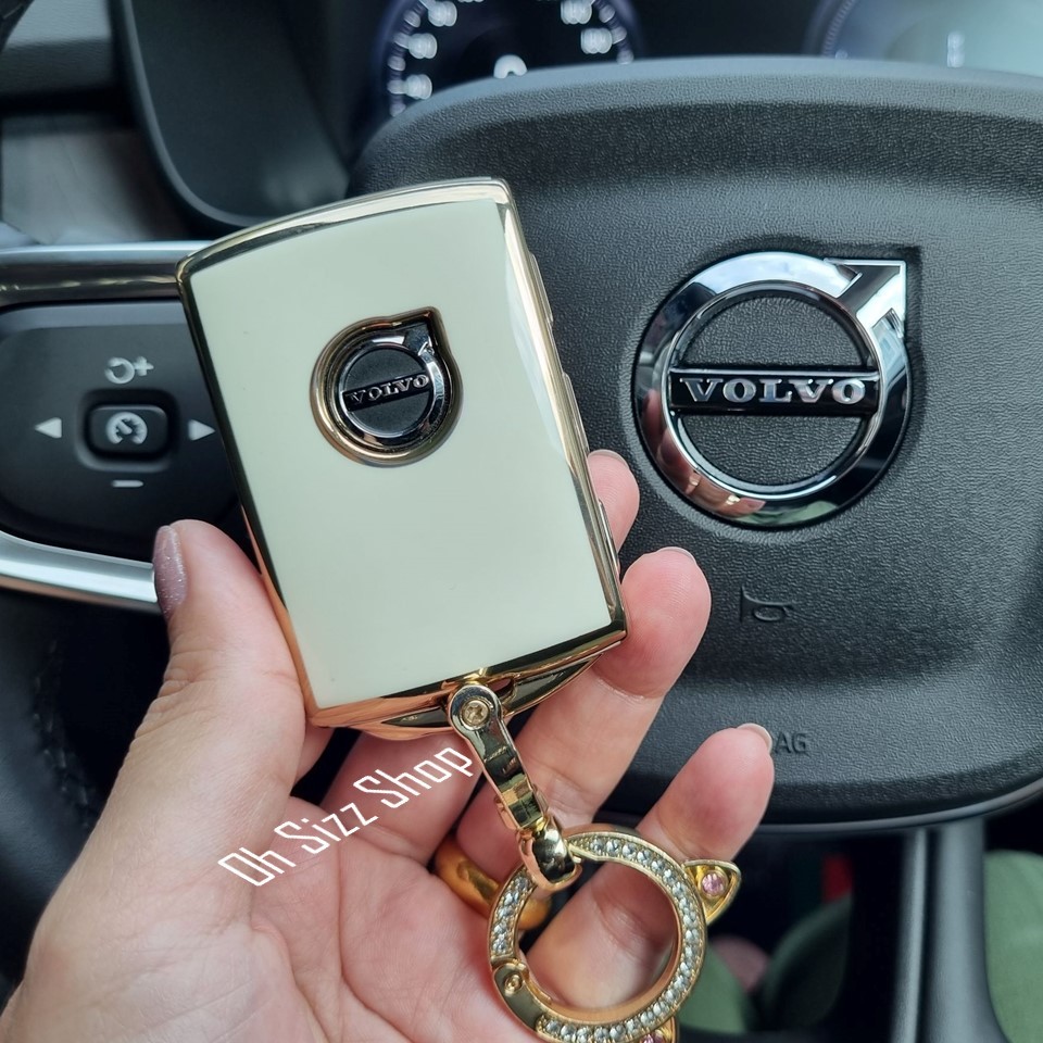 เคสรีโมทรถ Volvo XC 40 และ C40 ดำเงาเส้นสีทอง และสีขาวเส้นสีทอง ดูเรียบ ...