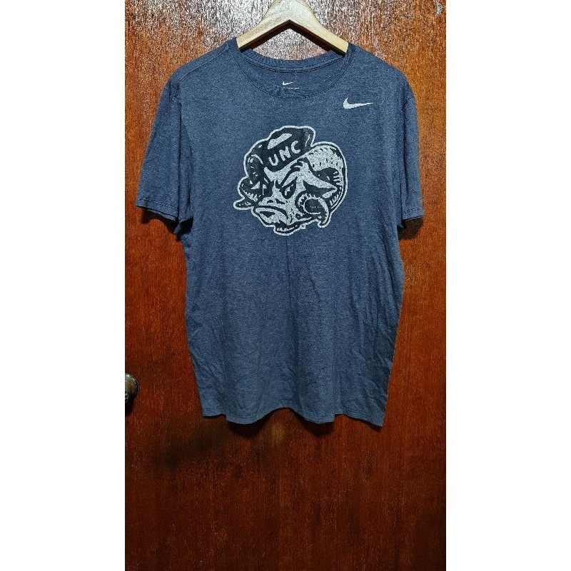 เสื้อยืด THE NIKE TEE (มือสองของแท้) | Shopee Thailand