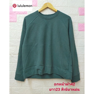 lululemon เสื้อสเวตเตอร์คอกลม ทรงเท่ สีสวย ผ้านุ่ม ใส่สบาย  มือสองสภาพเหมือนใหม่ ขนาดไซส์ดูภาพแรกค่ะ งานจริงสวยค่ะ