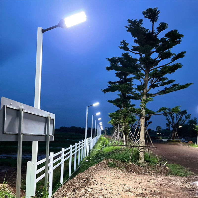 สว่างถึงเช้า-ไฟถนน-street-light-12l-15000w-ไฟถนนโซล่สเซลล์-ส่องได้-12-ช่อง-ไฟถนน-ส่องสว่างถึงเช้า-ประกัน-1-ปี