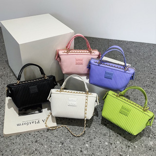 กระเป๋าสะพาย miu min mini ขนาด : 10*16*11 cm มี 5 สี : ดำ ชมพู ฟ้า ขาว เขียว