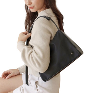 โปรโมชั่น : MADAM PEONY กระเป๋าสะพายผ้าไนลอนแท้ รุ่น 𝐋𝐔𝐍𝐀