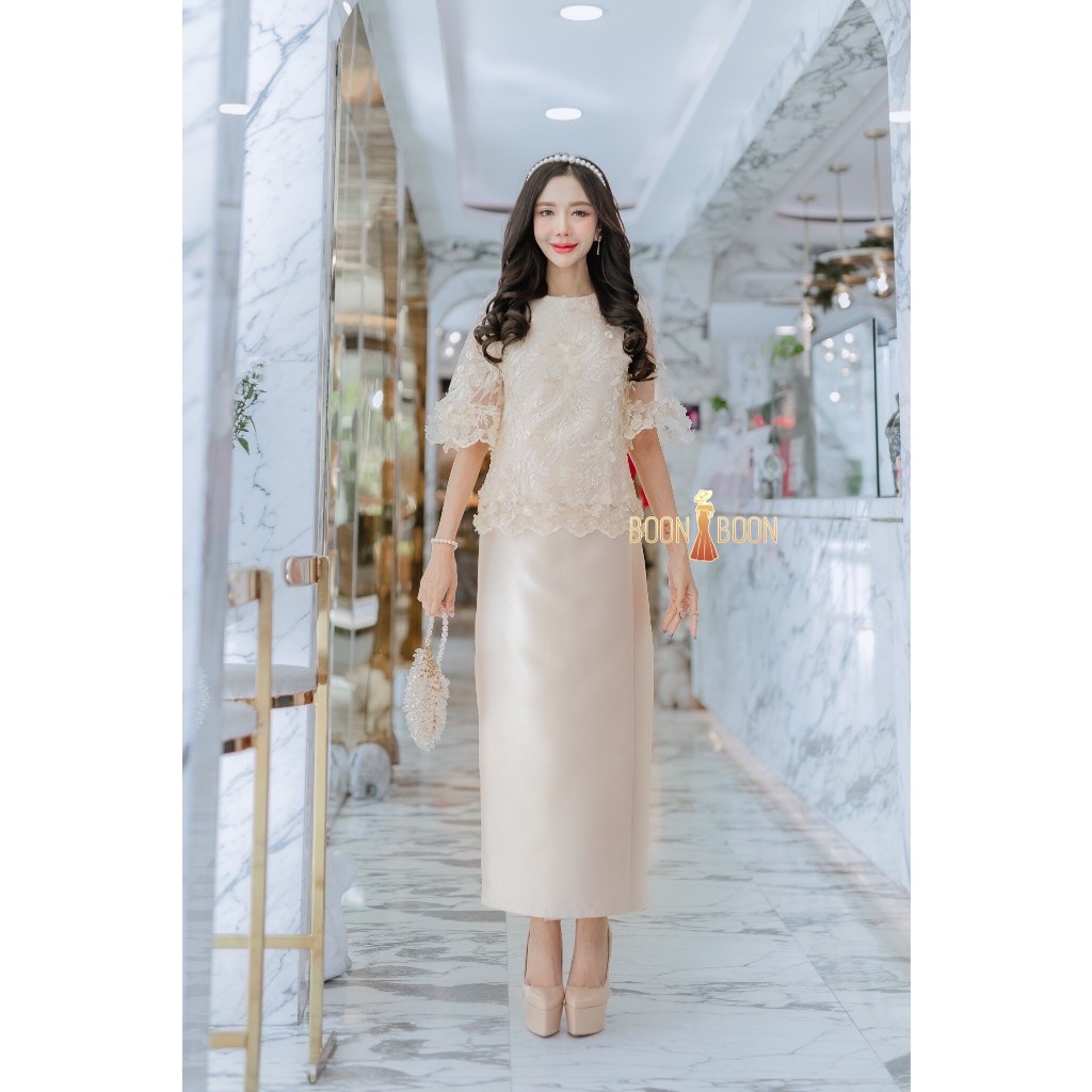 เซ็ตชุดแม่เจ้าสาว ชุดไทยประยุกต์ 2 ชิ้น งานปักเลื่อม ครีมงาช้าง M-3XL มุมมองที่ 3