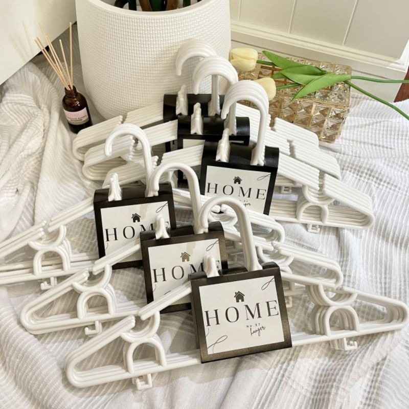 ไม้แขวนเสื้อ สีขาว มินิมอล ไม้แขวน พลาสติกอย่างดี ยกลัง 6 แพ็ค