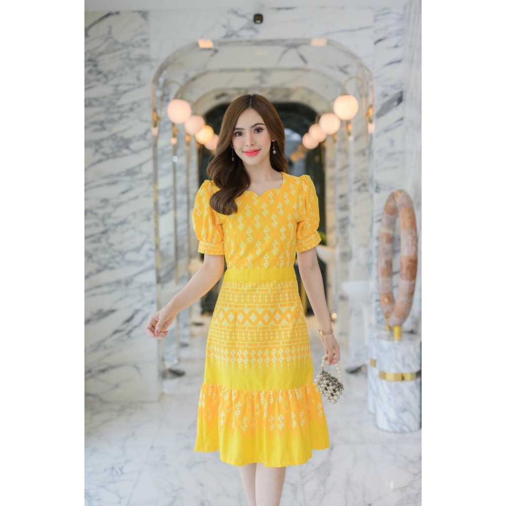 ชุดผ้าไทยสีเหลือง 💛 ใส่ทำงาน งานบุญ งานบวช งานแต่ง อก36-52 คุ้มราคา มุมมองที่ 2