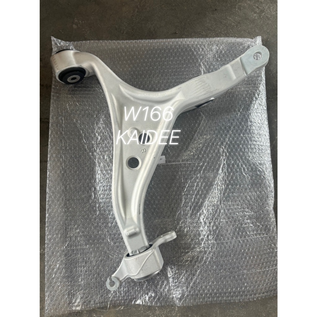 BENZ ปีกนกล่าง มิเนียม (คู่ ซ้าย+ขวา) W166 GLE / ML 1663300107 / ...