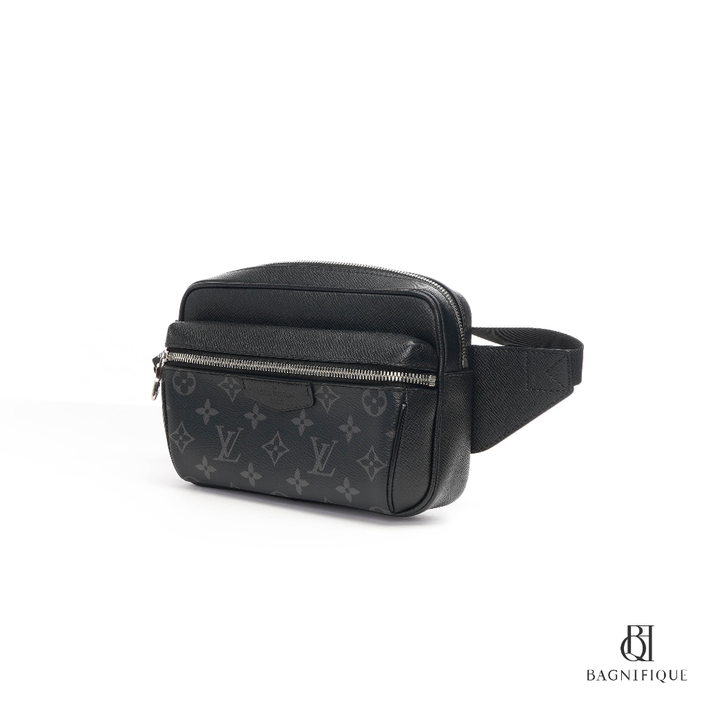 lv-outdoor-bumbag-21-black-monogram-canvas-shw