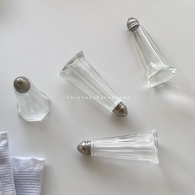 ขวดพริกไท-ขวดเกลือ-salt-and-pepper-bottles-faryheyz