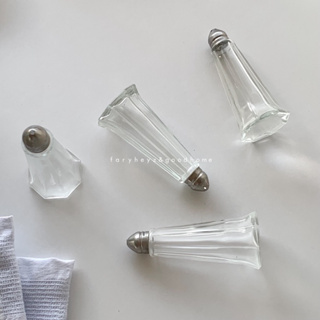 ขวดพริกไท ขวดเกลือ salt and pepper bottles | faryheyz