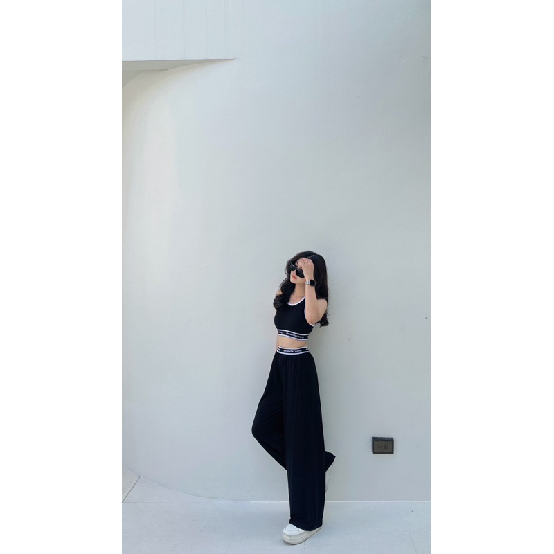 sport-set-set-เสื้อกล้ามครอปทรงสปอร์ต-เข้าชุดกับกางเกงขายาวทรงปล่อย-แต่งขอบยาง