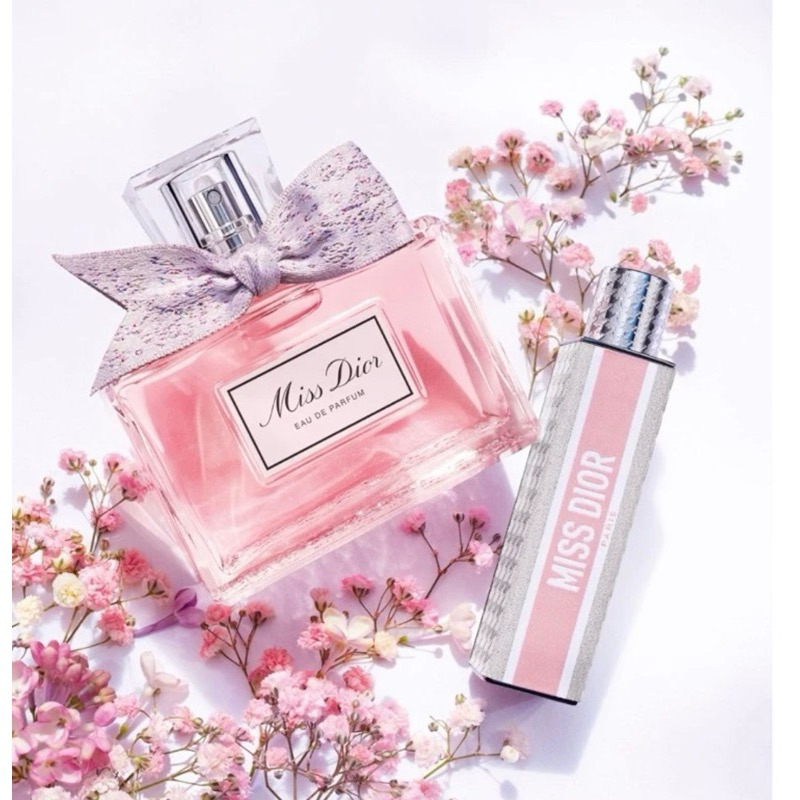 1 000. 100 King Power Miss Dior Mini Miss Pafume Stick
