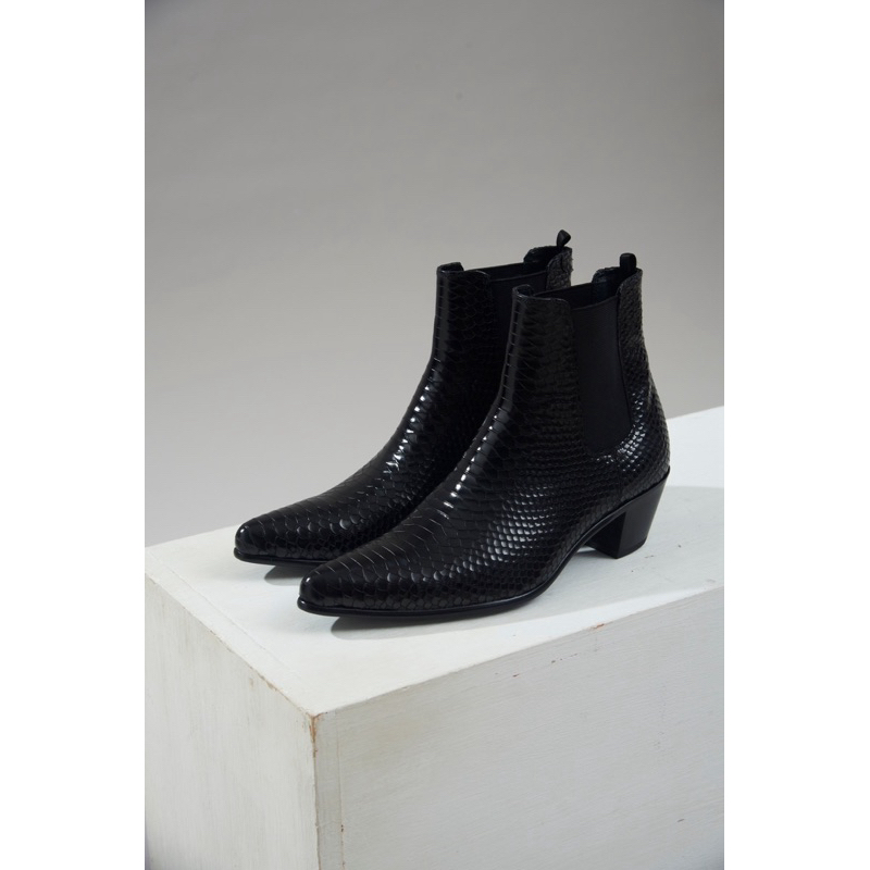 6004 Black Snakeskin Women's Chelsea Boots