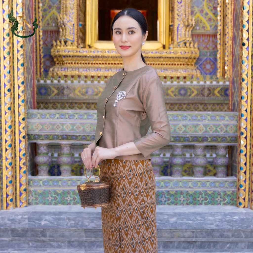 ชุดผ้าไหมแพรทิพย์ รุ่นกระดุมทองมะขามทอง ออกงาน ไปวัด ใส่สบาย ดูแพง มุมมองที่ 3