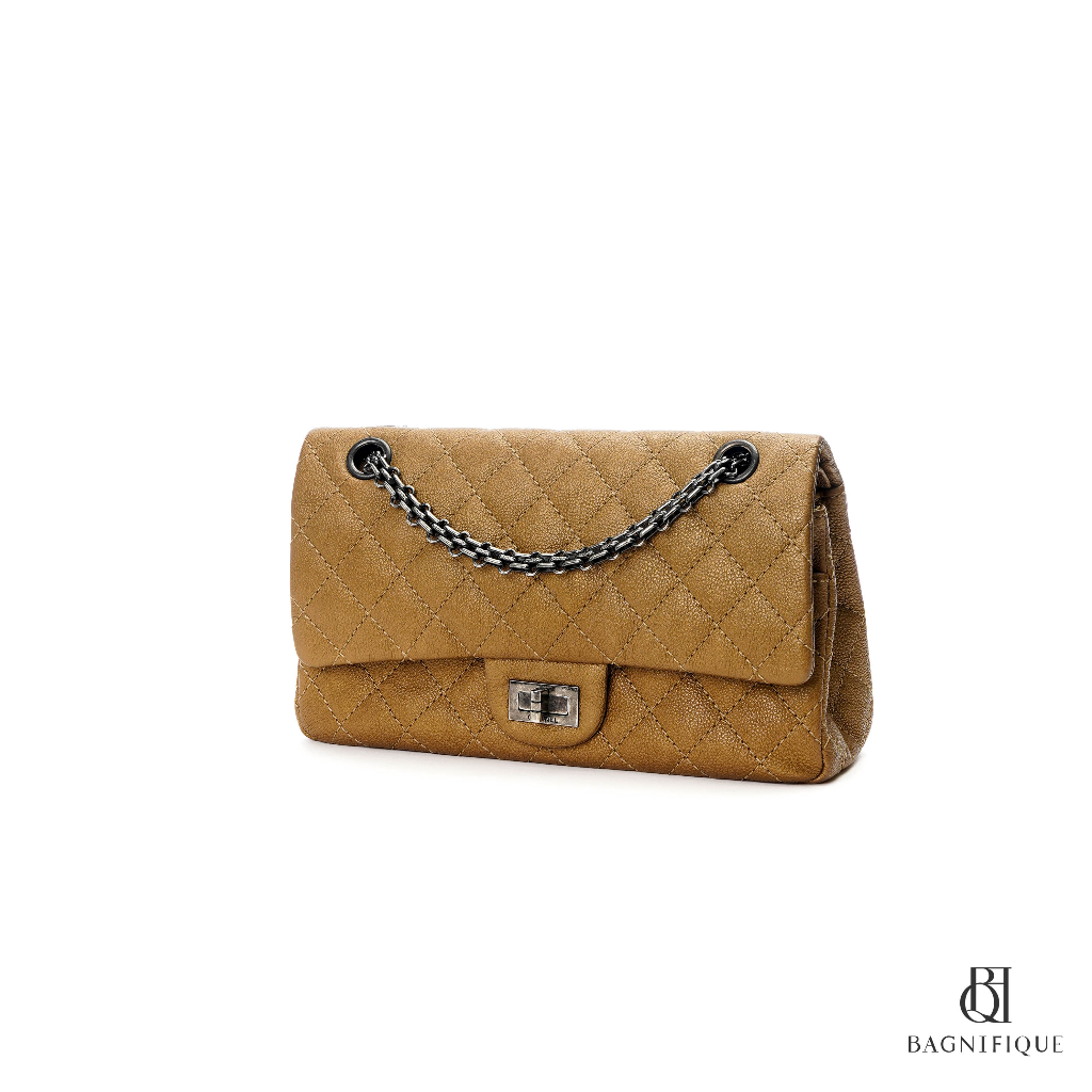 chanel-reissue-9-5-beige-caviar-shw