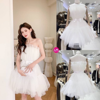 M11 ezze Dress ชุดเดรสสั้นสีขาวสายเดี่ยวแต่งพู่ปลายกระโปรงแต่งขนนก สำหรับผู้หญิง ไซส์ S-M