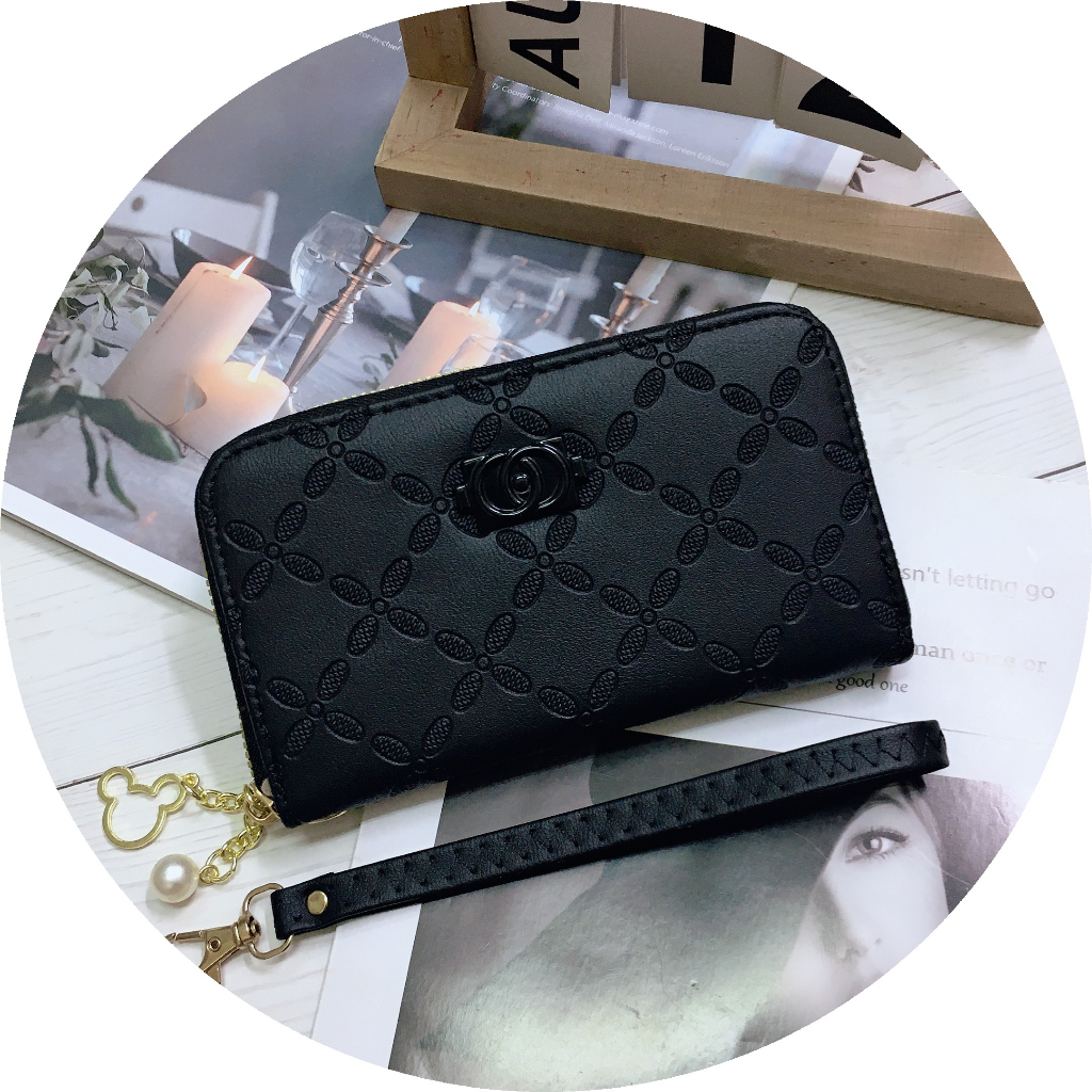 m2025-กระเป๋าสตางค์ใบกลางมีช่วงใส่บัตรงทั้งหมด4ช่อง-วัดสุด-หนังpu-รุ่นใหม่มีสายคล้องมือทุกใบค่ะ
