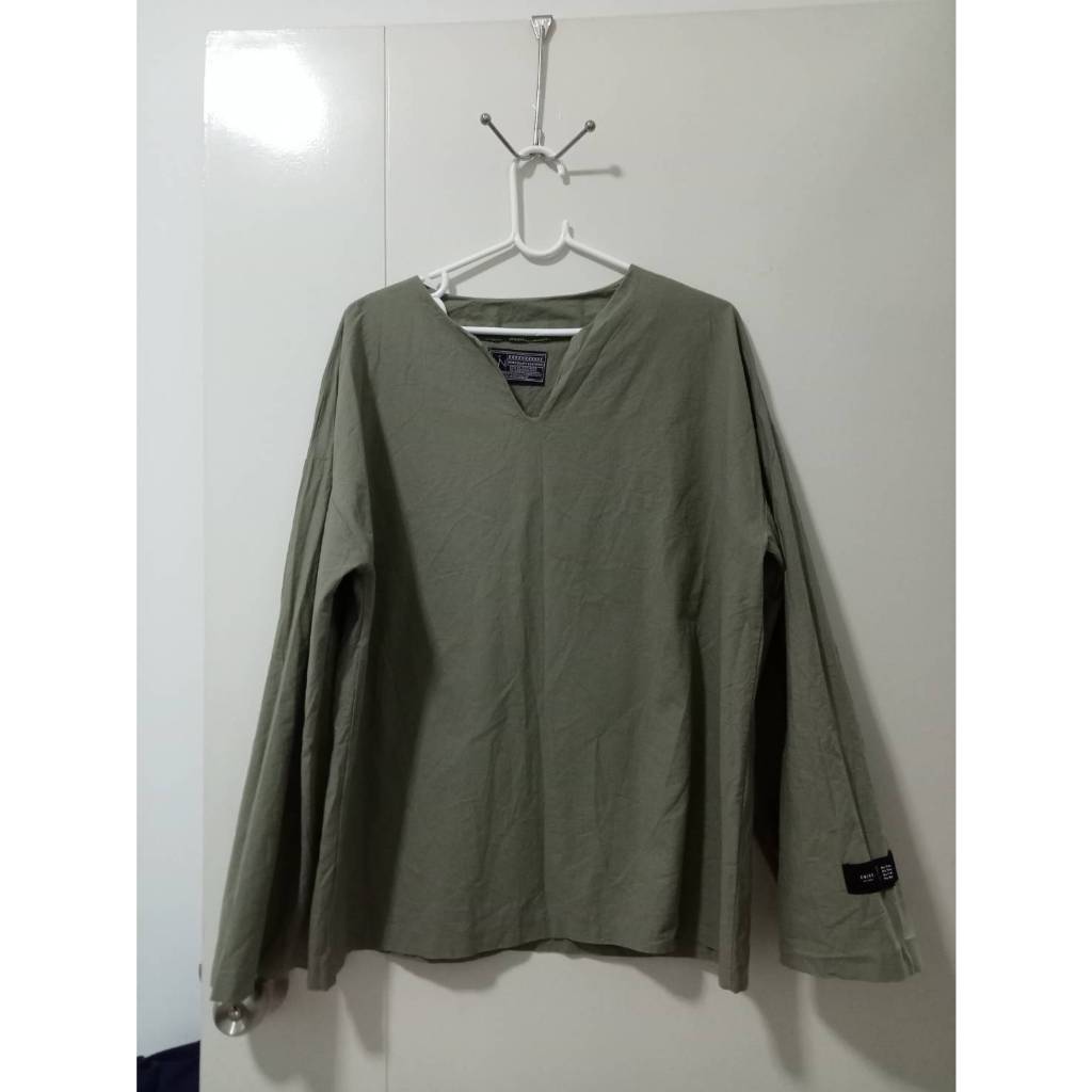 เสื้อแฟชั่น (ช) NJ Clothing made in korea สีเขียวขี้ม้า มือสอง Shopee