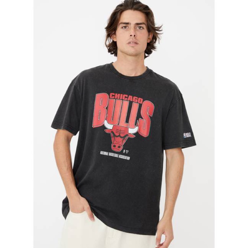 เสื้อ Cotton On x NBA (Bulls) Shopee Thailand