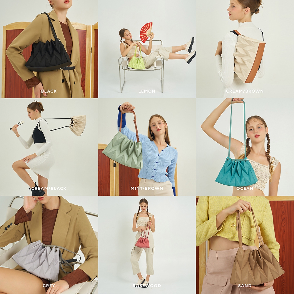 (Ready to ship) Pavi Studio - W gyoza กระเป๋าผ้าอัดพลีทลาย W ฐานหนังแท้ ...