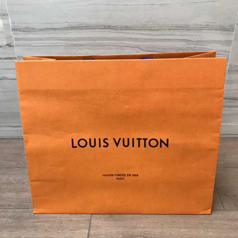 ถุงกระดาษ-แบรนด์-louis-vuitton-ของแท้-ใบใหญ่-ถุง-สภาพสวย-รุ่นสีส้ม-ปัจจุบันเลย-สภาพเหมือนใหม่