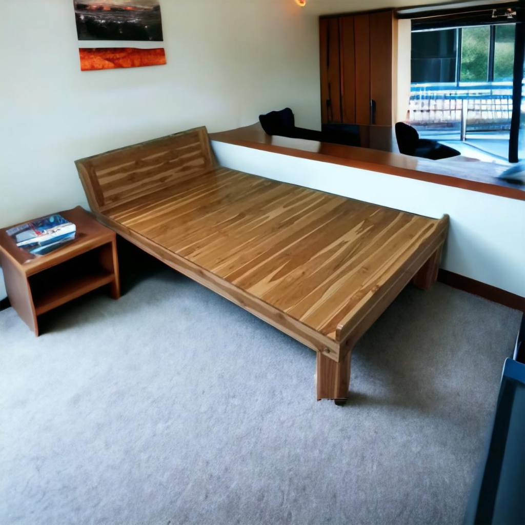 sukthongแพร่-เตียงไม้สักเเท้-เตียง3-5-ฟุต-เตียงนอนไม้สัก-110x200สูง40ซม-เตียงโมเดิร์น-หัวเตียงทึบ-สีสักธรรมชาติเคลือบเงา